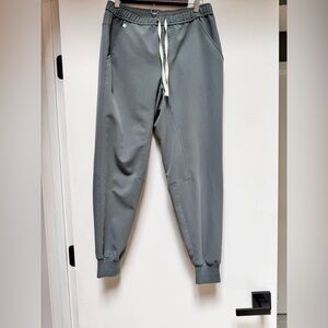 FIGS- BONSAI men’s small short tansen joggers.